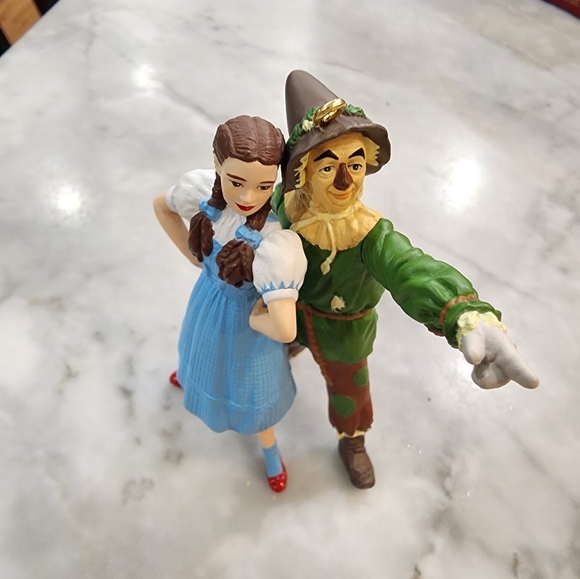 Lot of 9 Wizard of Oz Hallmark Christmas Ornaments, NIB - Picture 5 of 6